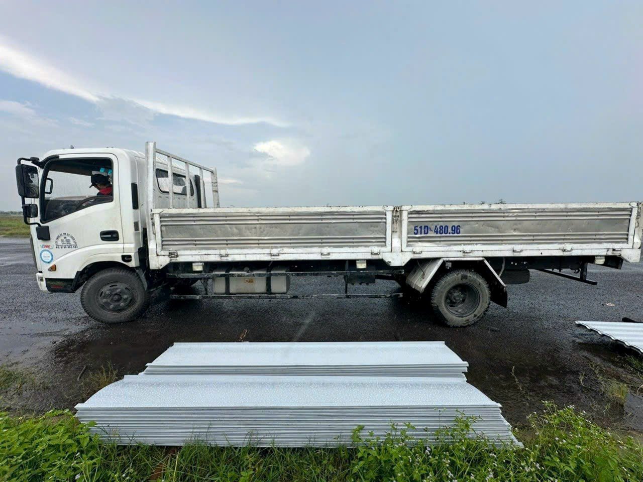 Cần gấp thuê xe tải chở hàng Bình Dương ở đâu tốt giá hợp lý và chuyên nghiệp