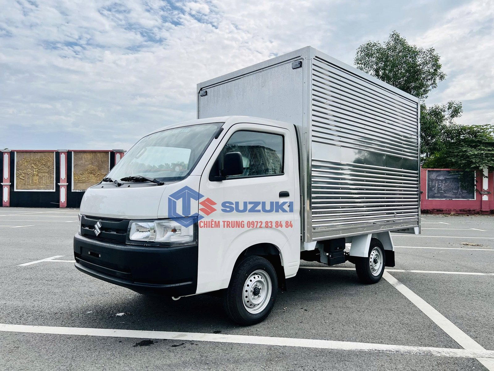 Xe tải Suzuki thùng kín bền bỉ - Giải pháp vận chuyển đô thị tuyệt vời