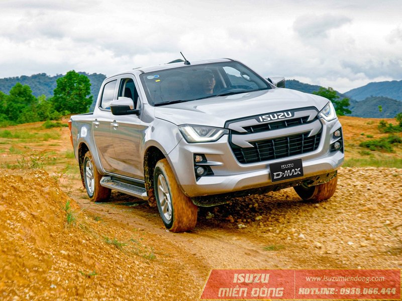 Giá xe bán tải Isuzu mới nhất hiện nay bao nhiêu có đáng mua