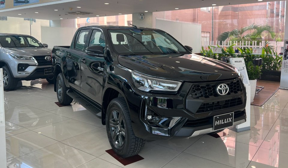 Giá xe bán tải Toyota tại Việt Nam: Hợp lý và cạnh tranh nhất