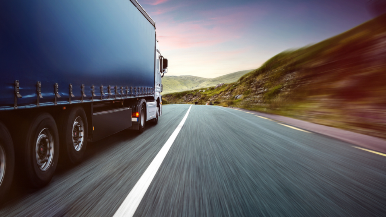 Xu hướng mới về công nghệ trong quản lý lệnh vận chuyển xe tải hiện nay.