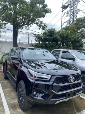 Chợ Xe Bán Tải Hilux Cũ: Đa Dạng Mẫu Mã Năm Sản Xuất Từ 2015