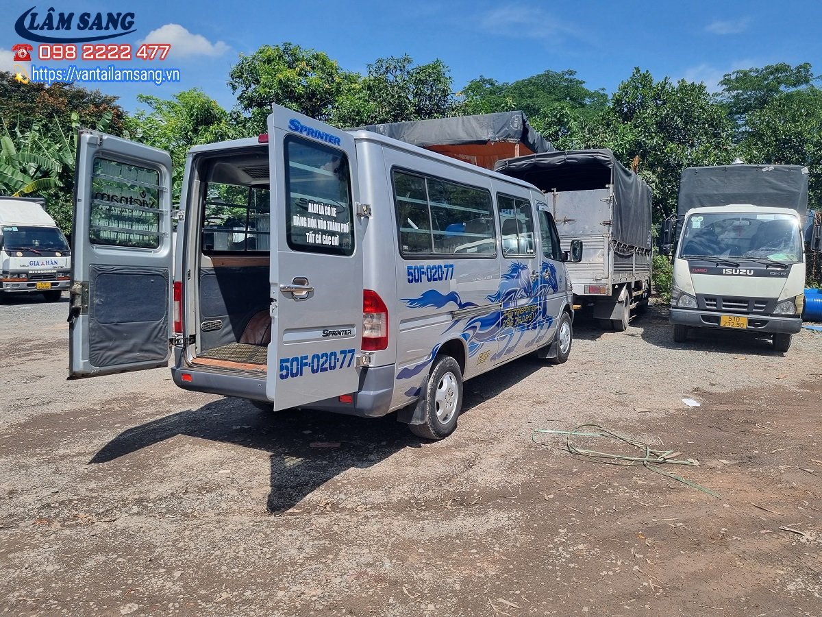 Công ty cần thuê xe bán tải gấp: Dịch vụ cho thuê xe nhanh chóng, sẵn sàng phục vụ