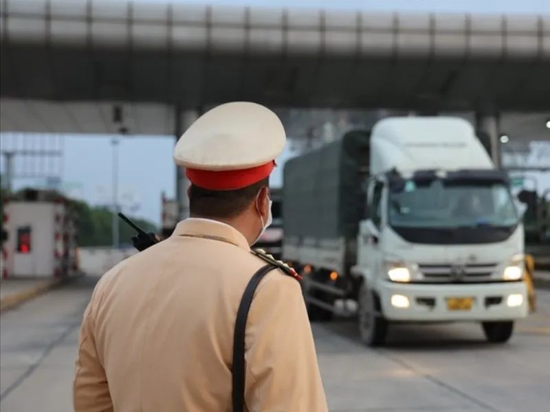 Chưa có giấy phép kinh doanh vận tải bằng xe ô tô bị phạt sao - Mức phạt hiện hành